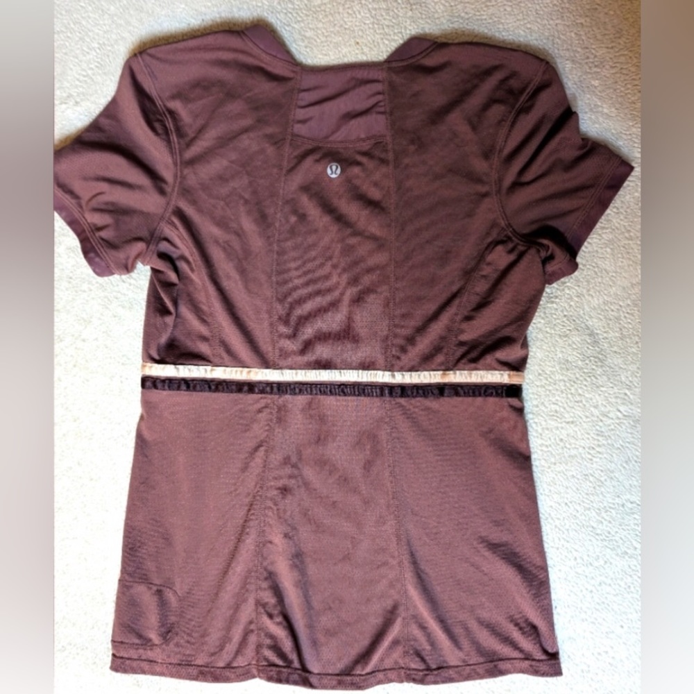 Lululemon Top. Size 6.